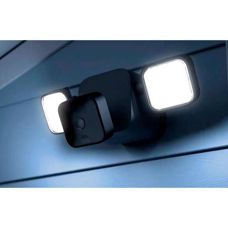 Camara-Wifi-BLINK-exterior-con-focos-Led-1