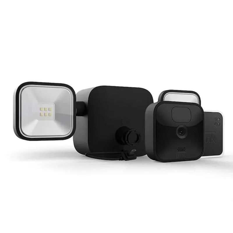 Camara-Wifi-BLINK-exterior-con-focos-Led-0