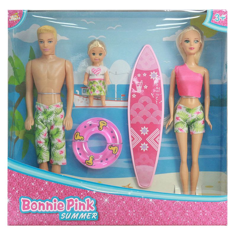 Familia-con-tabla-de-surf-y-accesorios-de-playa-0