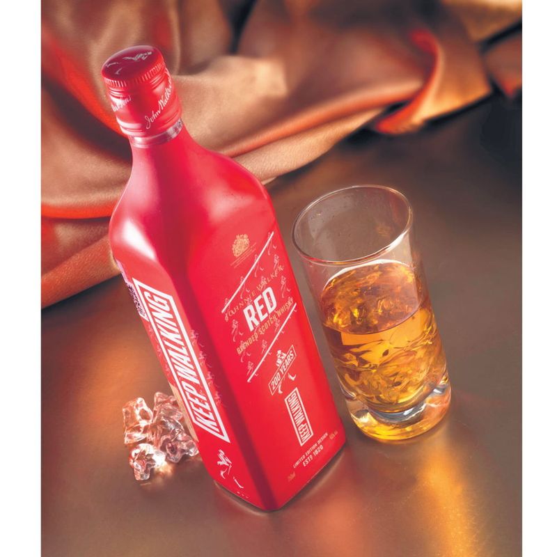 Whisky-escoces-JOHNNIE-WALKER-rojo-edicion-200-años-0