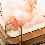 Lampara-de-sal-con-base-en-madera-11x11x10-cm-1