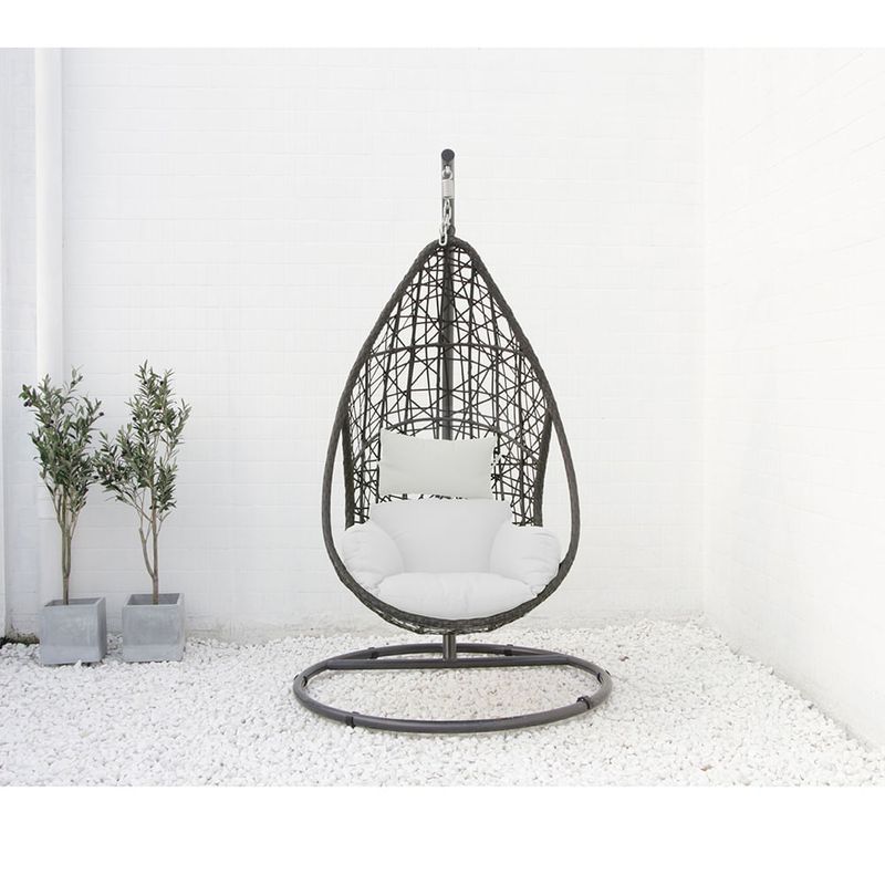 Hamaca-colgante-en-ratan-grueso-1