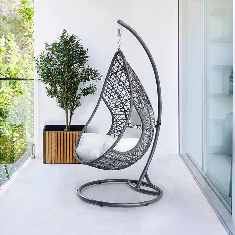 Hamaca-colgante-en-ratan-grueso-4