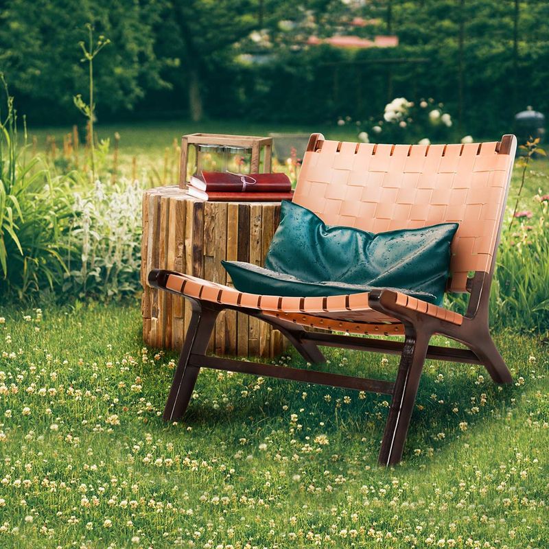 Silla-baja-en-madera-65x81x69-cm-2